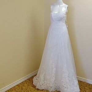 Nwt private collection size 6 wedding gown
